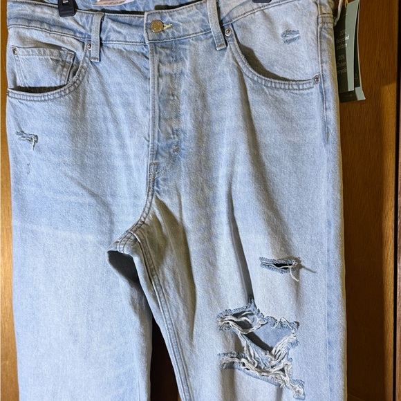 NWT H&M Women’s Button Fly 90’s Boyfriend Straight Jeans - Picture 4 of 7